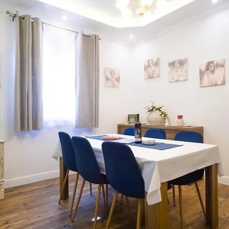 Deluxe Marghareta Apartment *