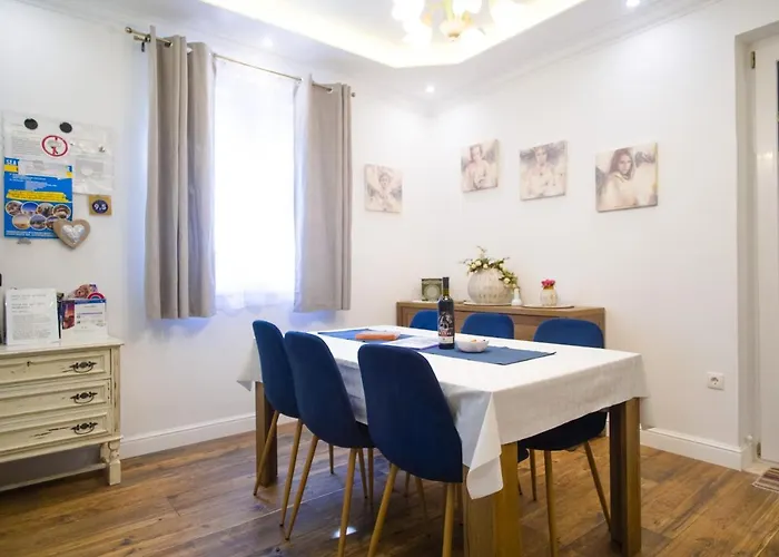 Deluxe Marghareta Apartament *